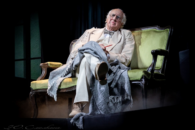 Театральный роман