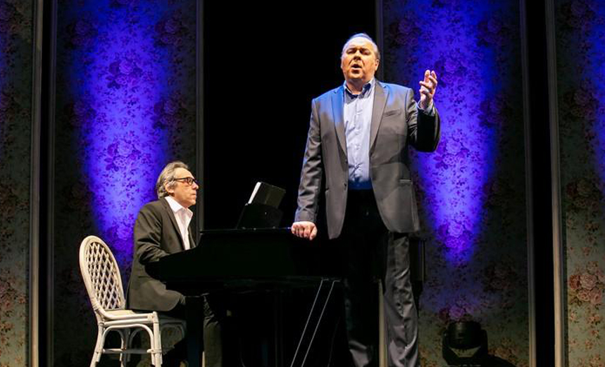 О любви немало песен сложено