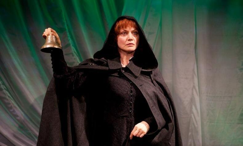 Театр мне, что ли, к чёрту послать?