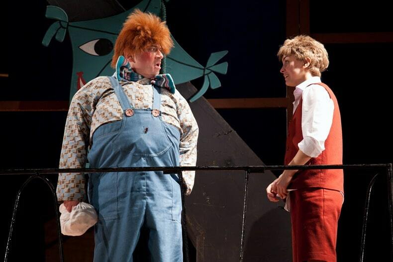 Малыш и Карлсон, который живет на крыше