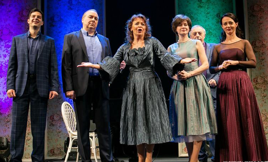 О любви немало песен сложено