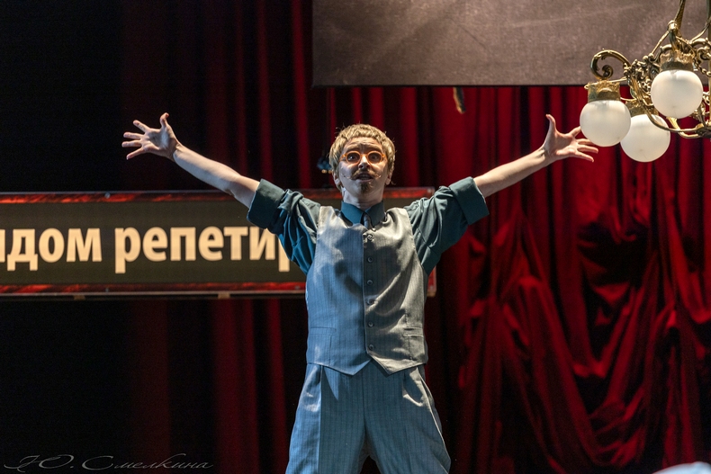 Театральный роман