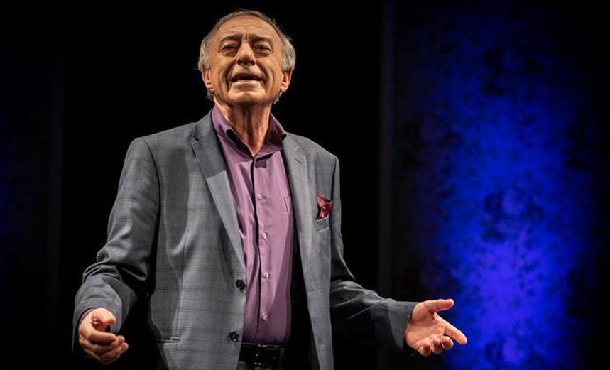 О любви немало песен сложено